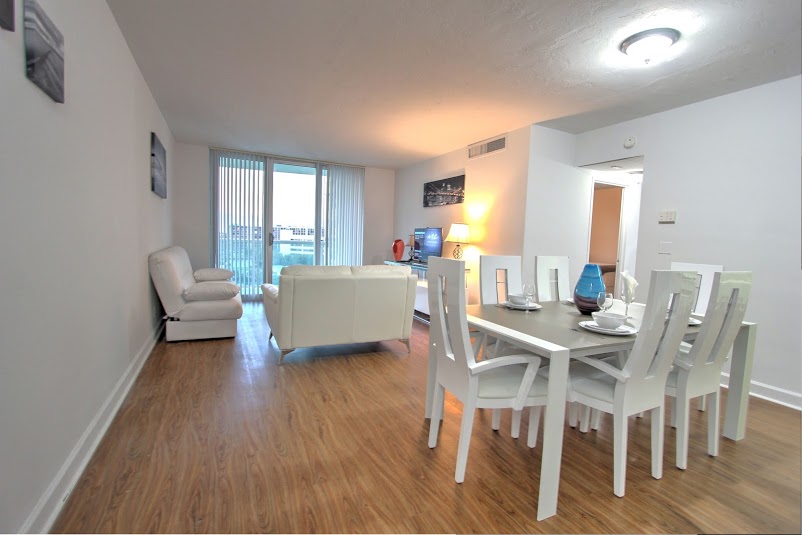 Apartment 1 Bedroom / 1 Bath, Canal view up to 4 Pax